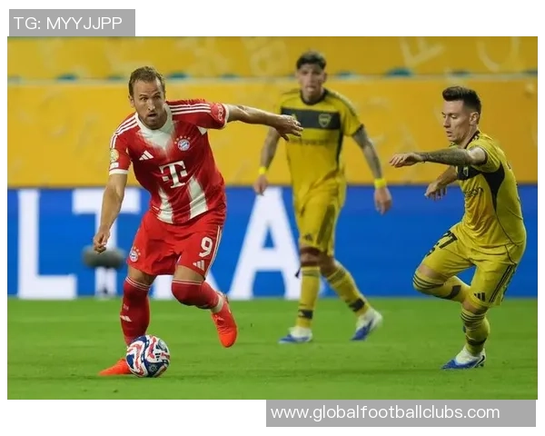 拜仁慕尼黑迎战中央德国力争主场胜利展现强大实力